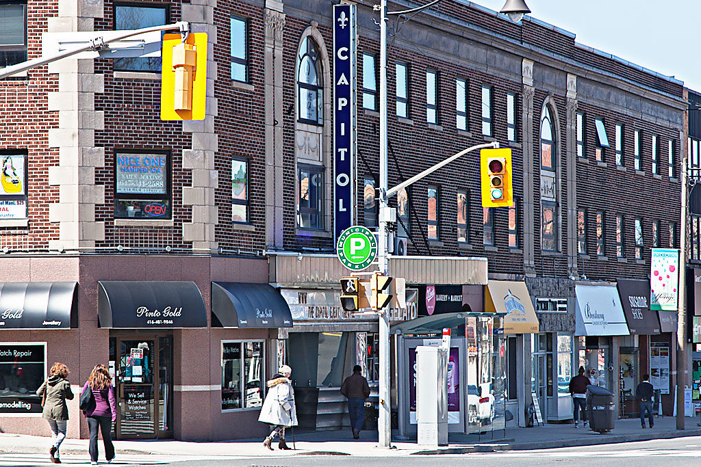 new park behind capitol theatre building