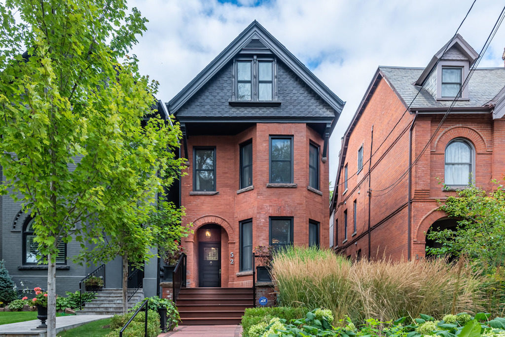 52 Roxborough Street West