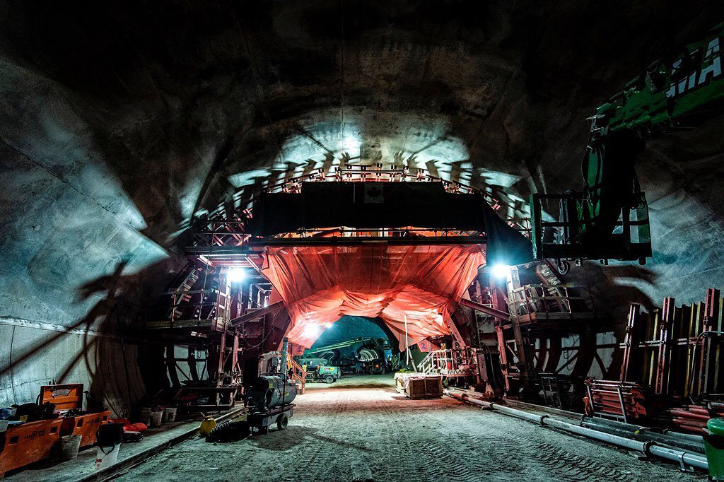 Crosstown LRT Avenue Station