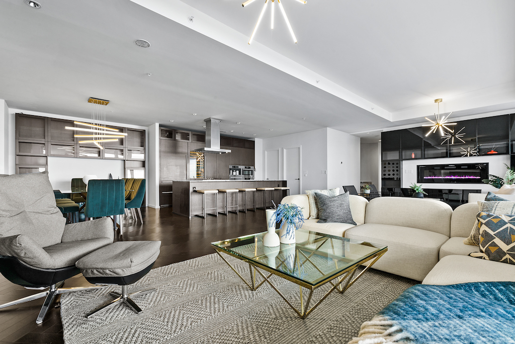 6402-180 university ave