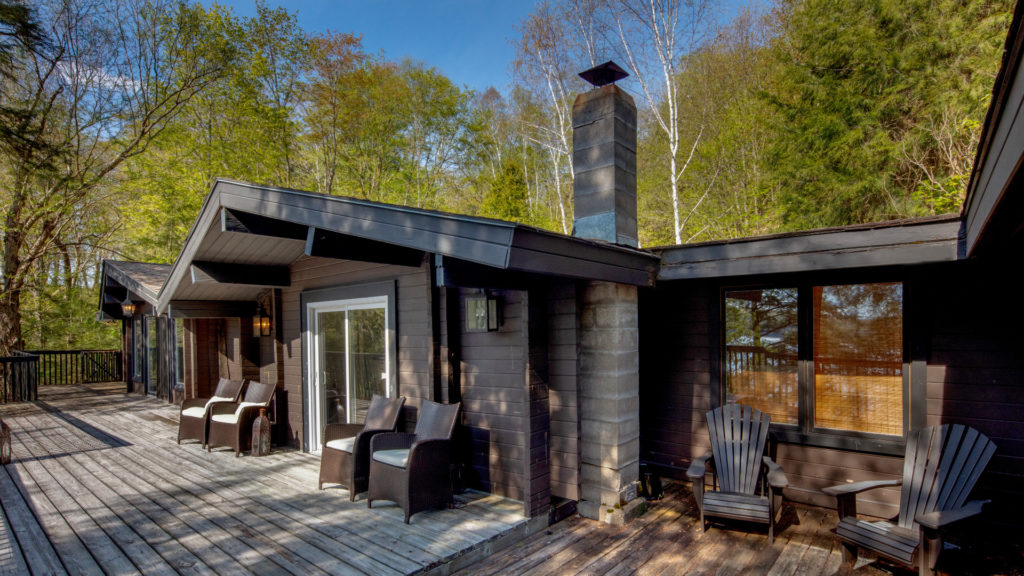 A photo of the lakefront cottage bungalow.