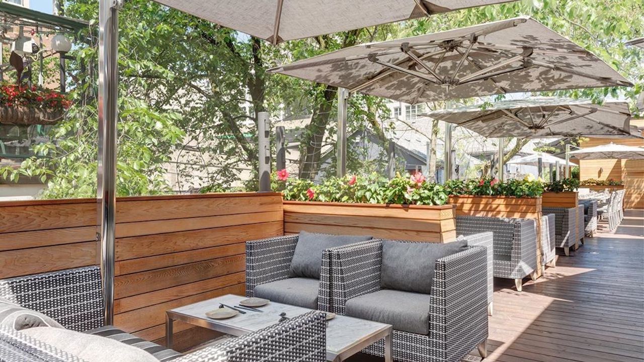 Kasa Moto patio Yorkville