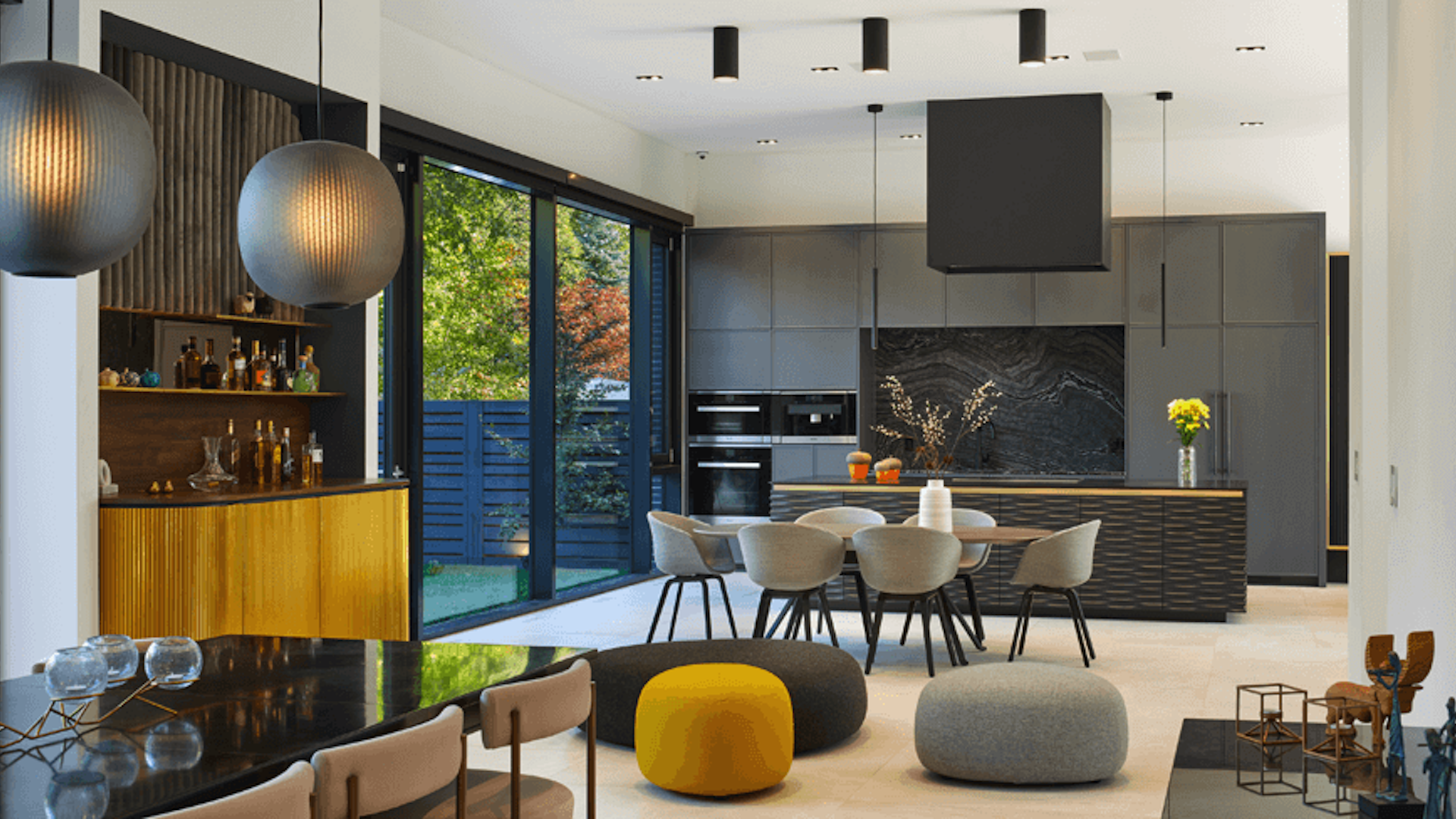 Bézier Curve House interior