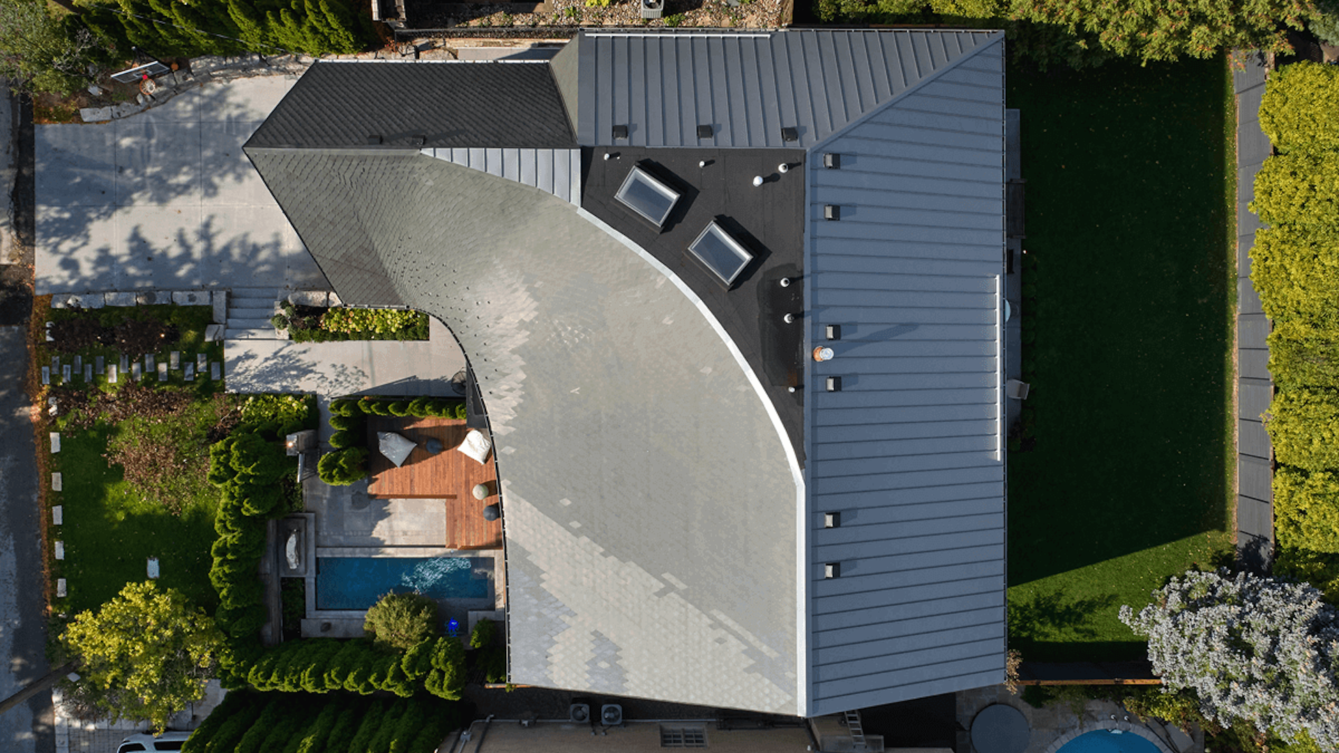 Bézier Curve House aerial shot