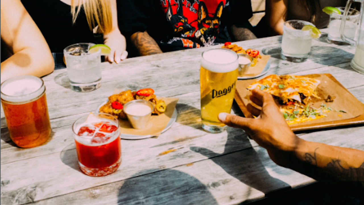 La Carnita Eglinton patio