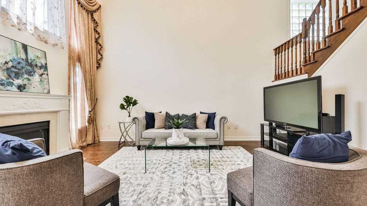 Thornhill Toronto rental living room