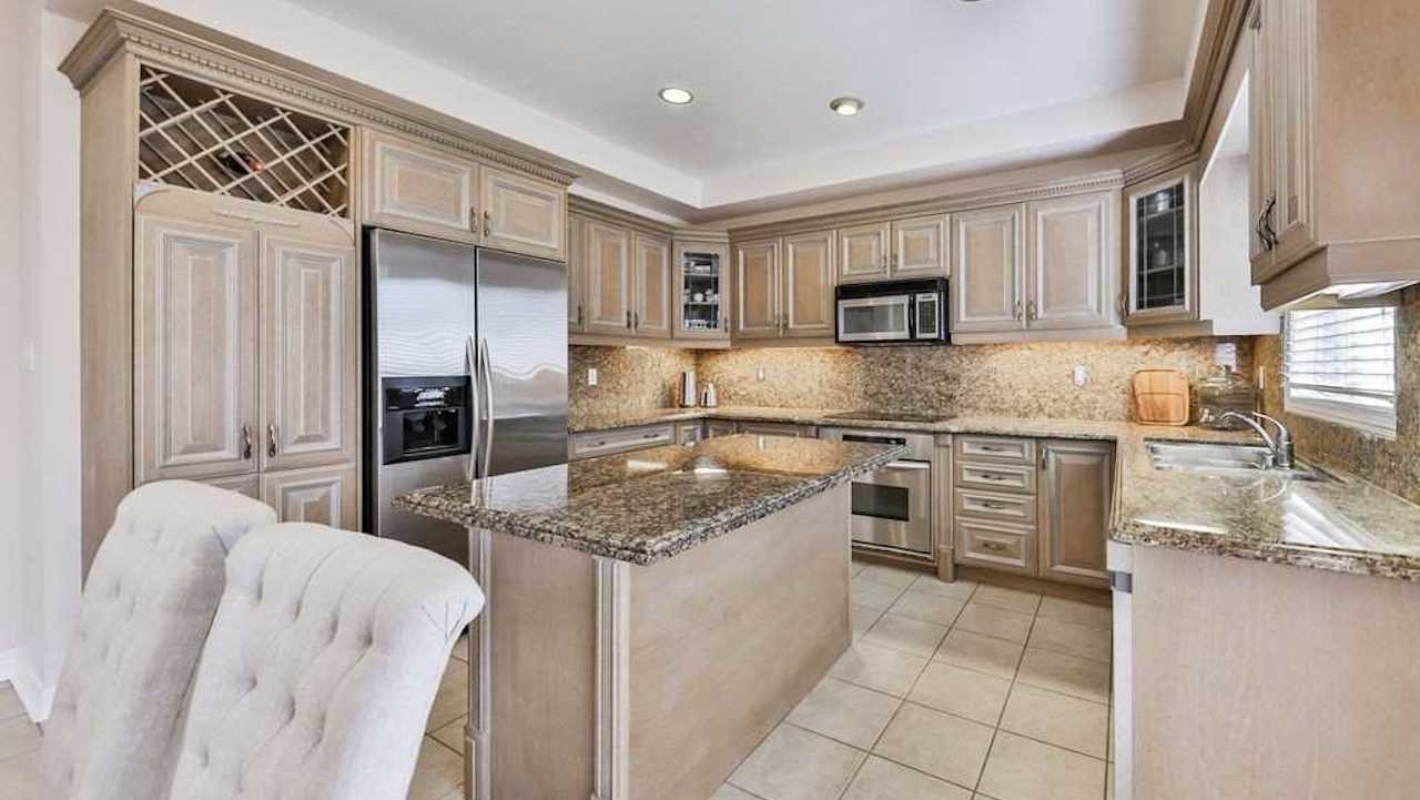 Thornhill Toronto rental kitchen