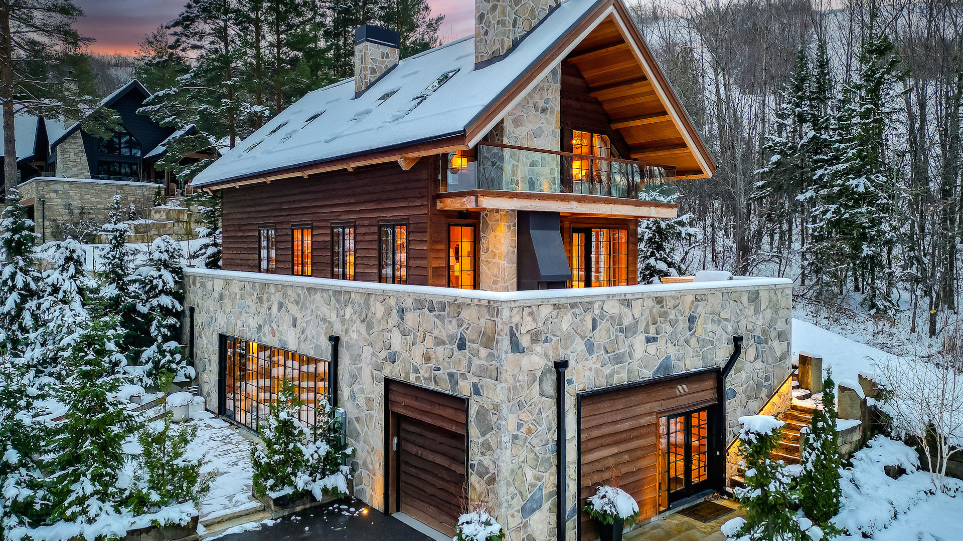 112 Happy Valley Rd. Ontario ski chalet
