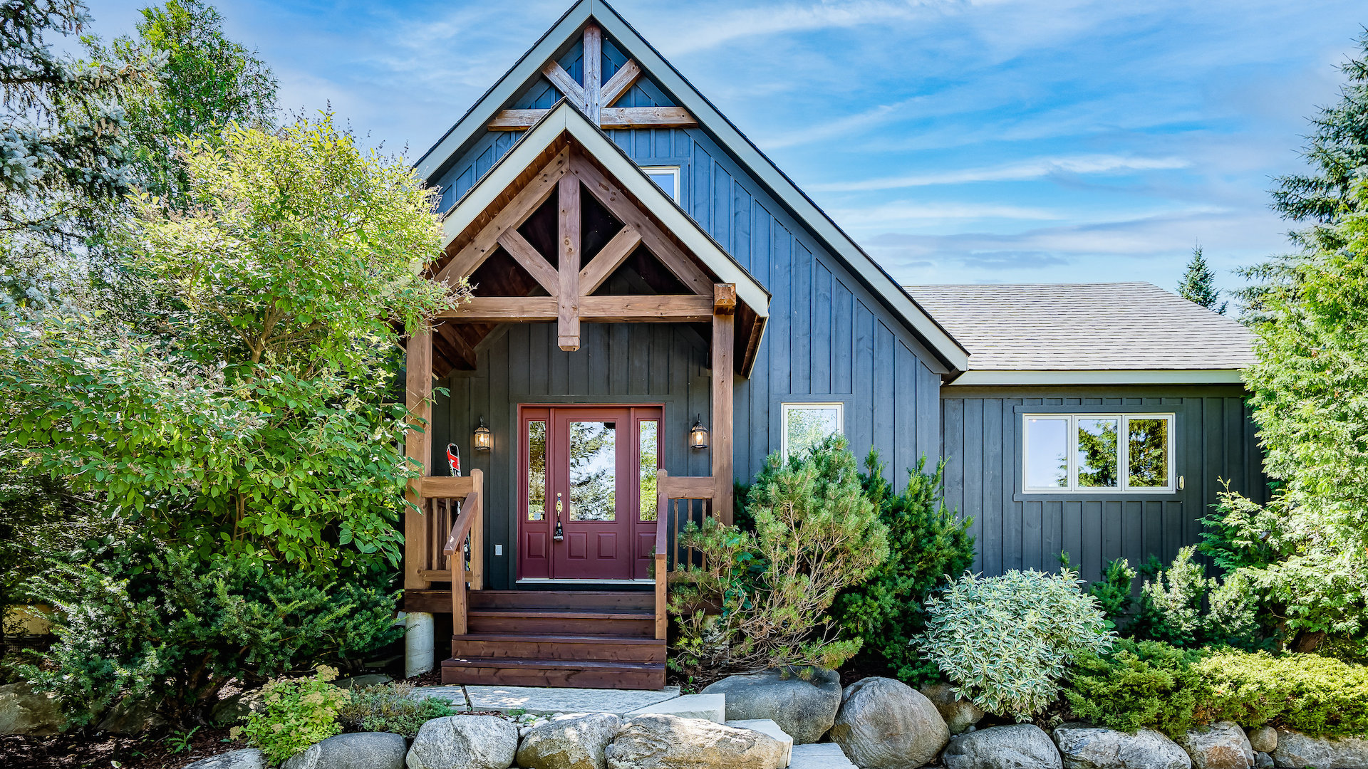 158 Alexandra Way Ontario ski chalet