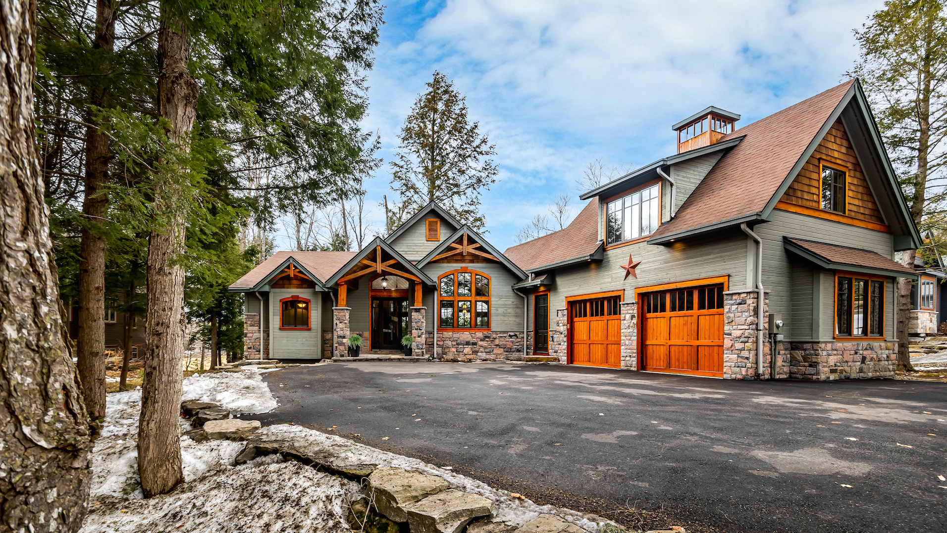 51 Clubhouse Dr. Ontario ski chalet