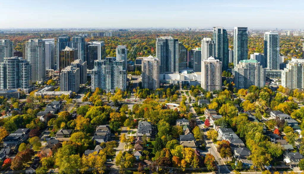 Toronto skyline, and neighbourhoods where real estate is popular