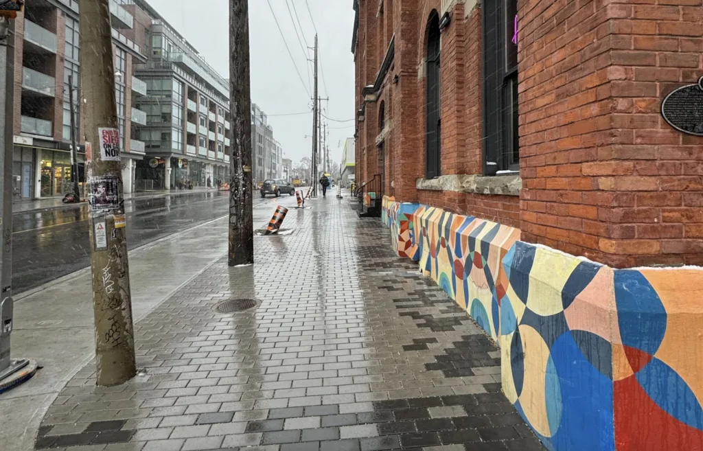 Gladstone Hotel sidewalk (city of Toronto)